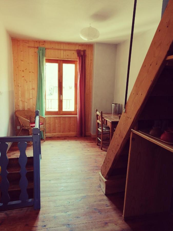 File Dans Ta Chambre ! Le Monastier sur Gazeille Exterior photo