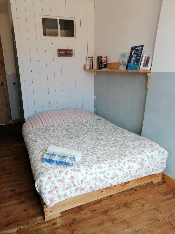 File Dans Ta Chambre ! Le Monastier sur Gazeille Room photo